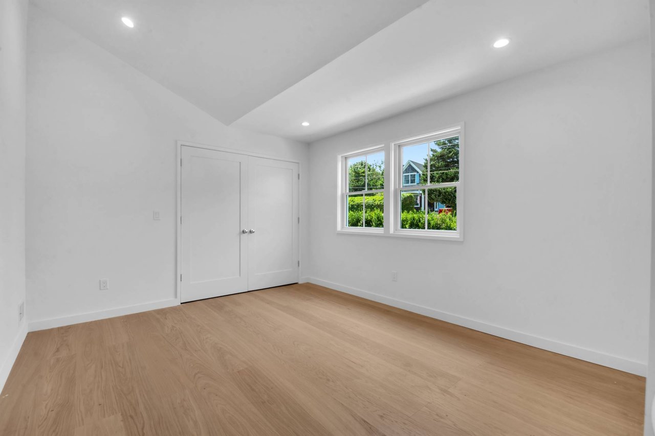 24 Windermere Dr