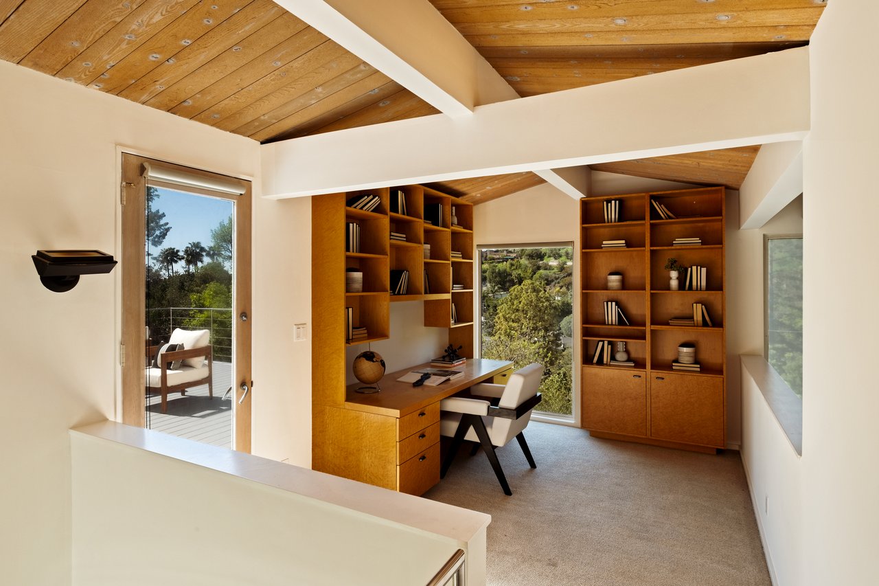 2776 Outpost Dr, Hollywood Hills