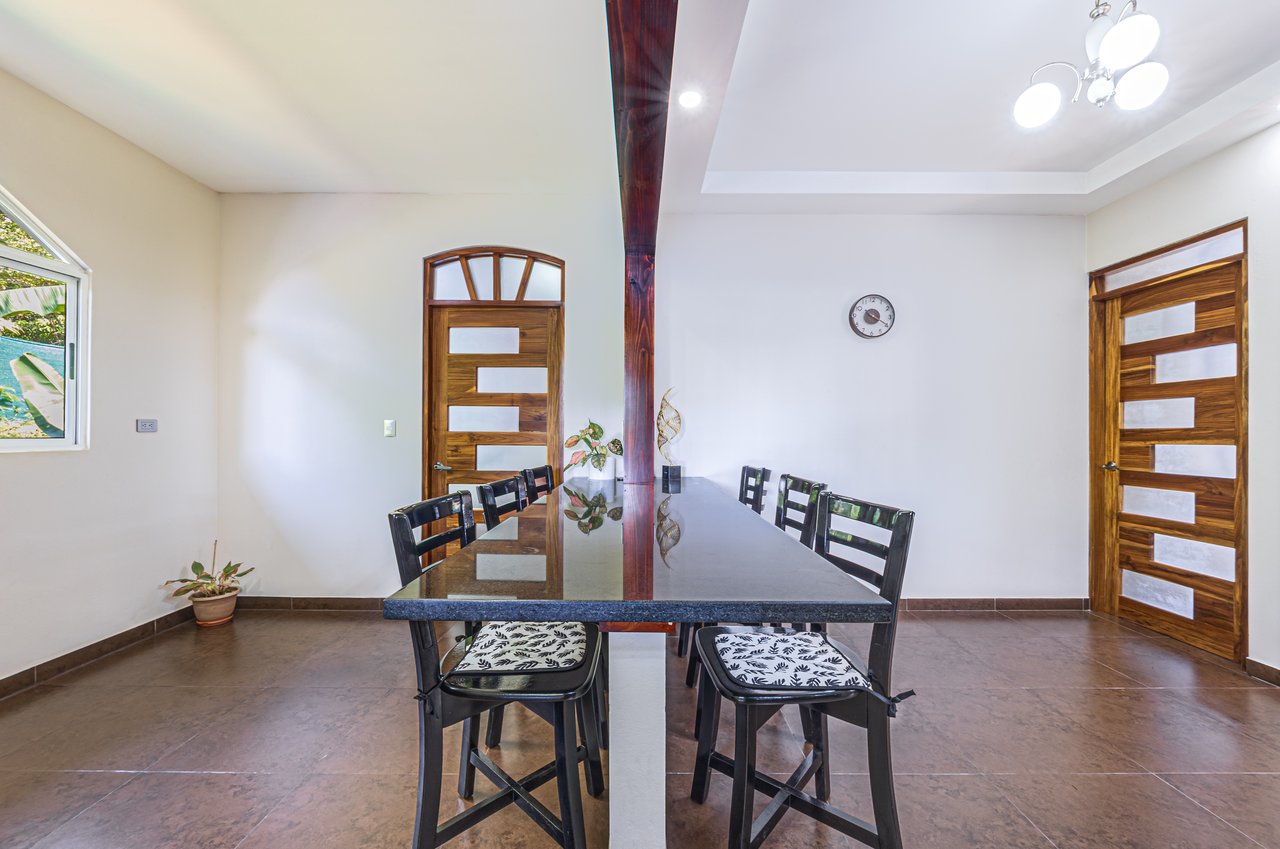 EXCEPTIONAL 5-BEDROOM RESIDENCE– PRIME LOCATION & VERSATILE LAYOUT
