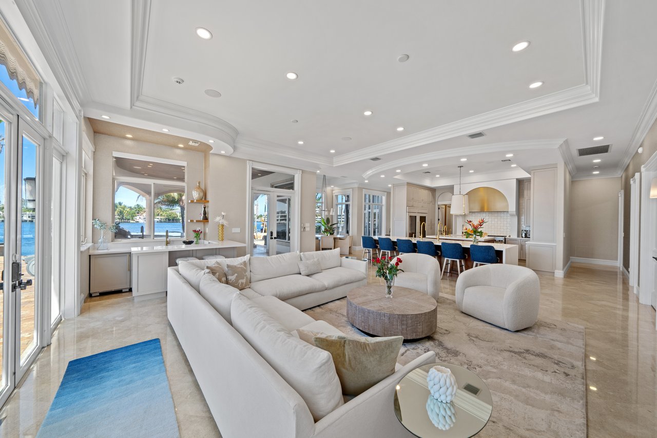 2593 SE 8th St, Pompano Beach, FL 33062