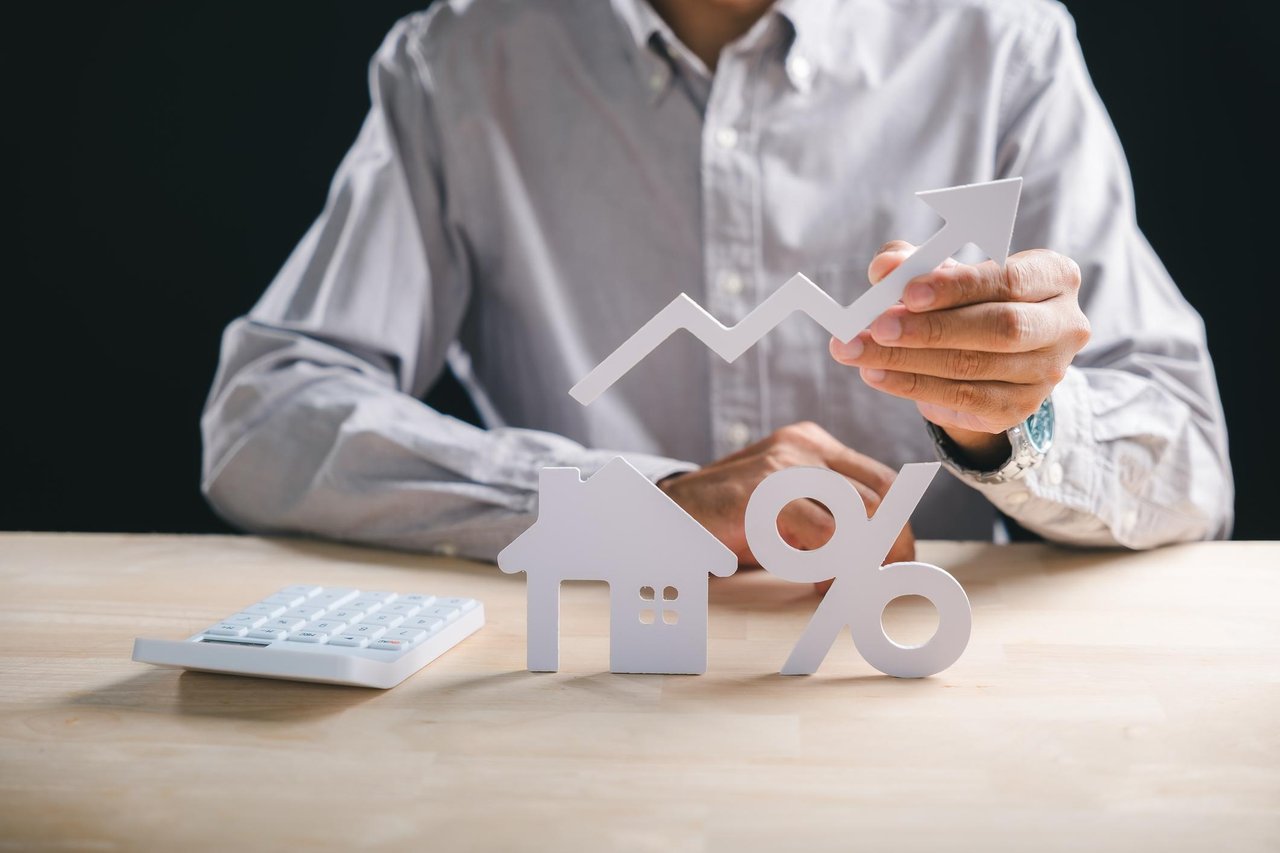 🏡 Why Some Buyers Build Wealth Faster Through Real Estate Than Others