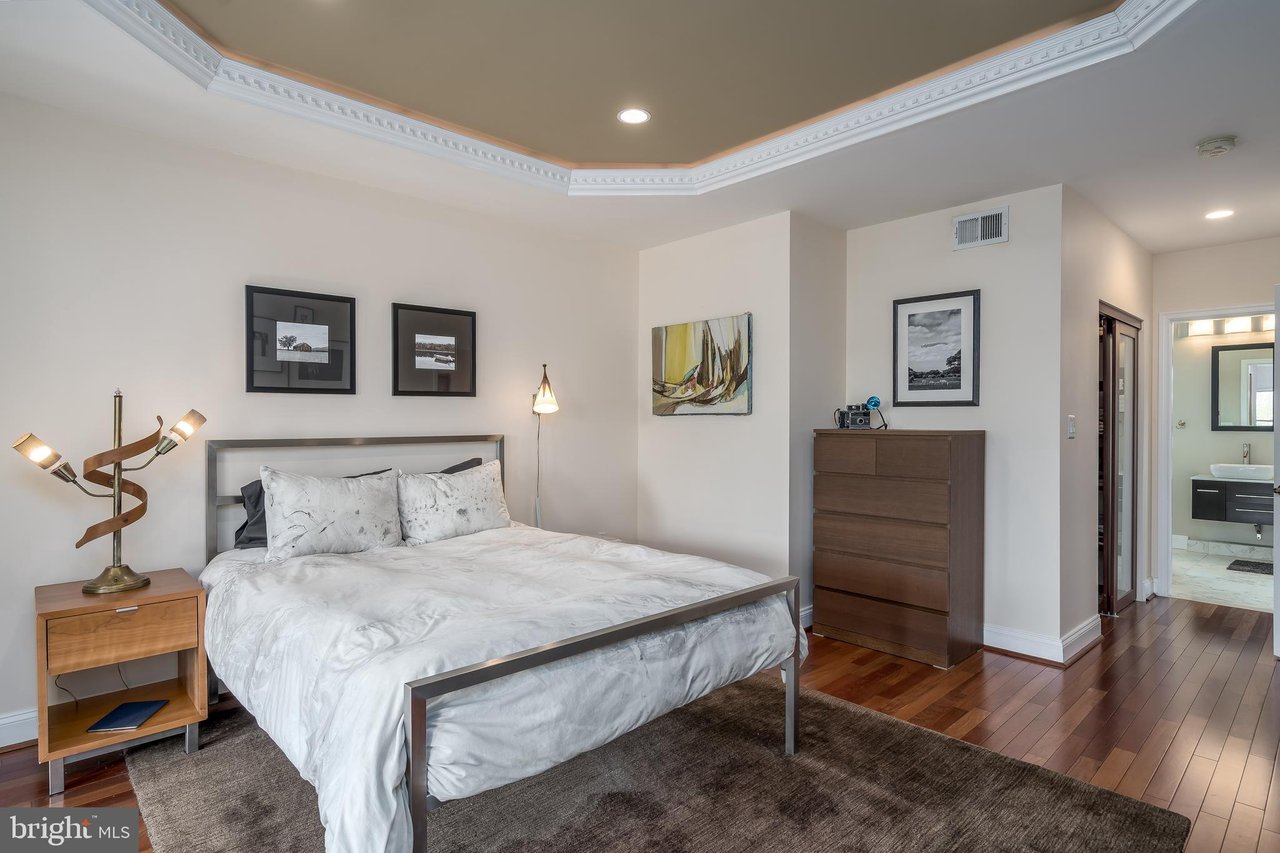 322 T St NW #2