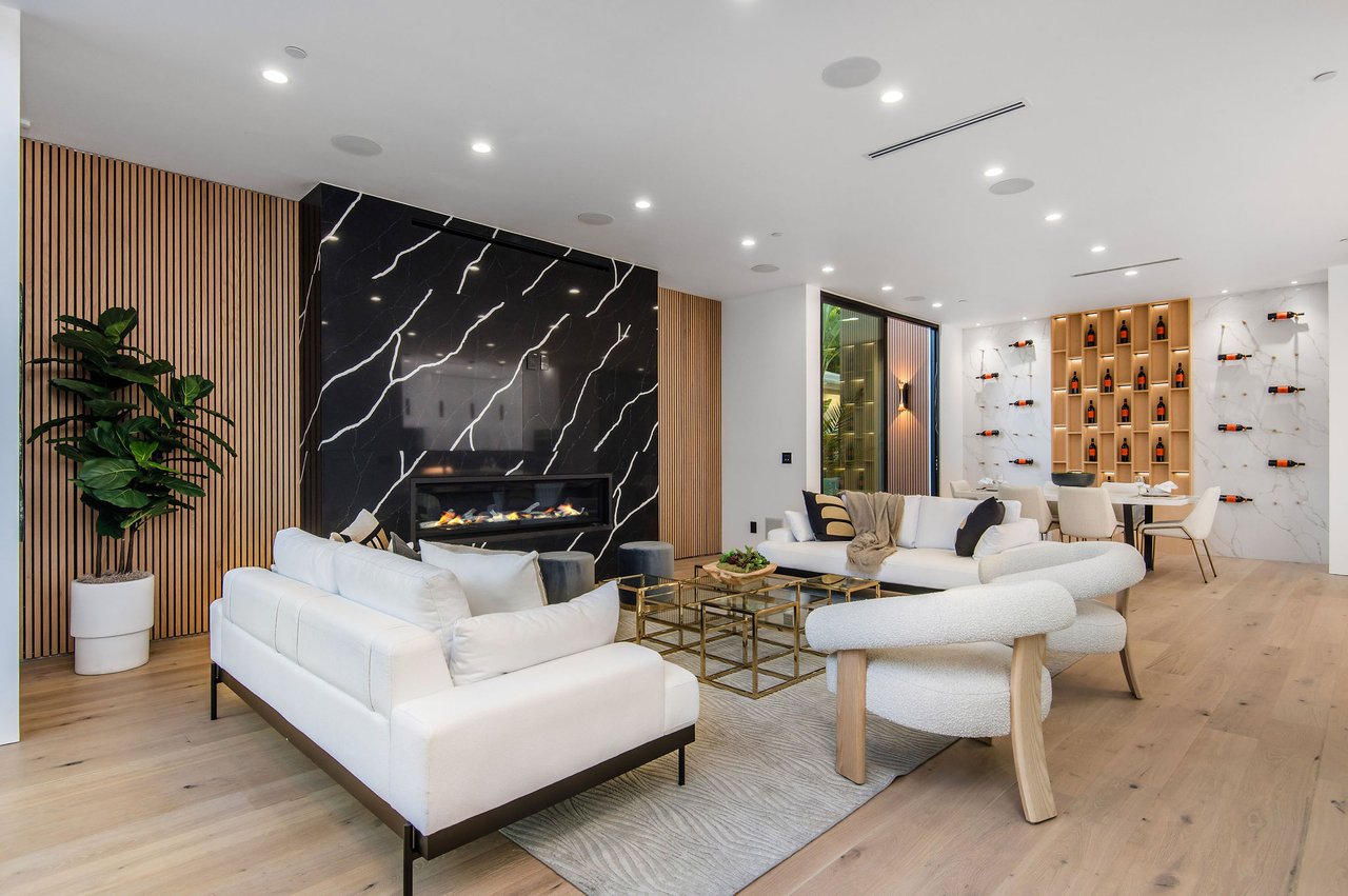 5132 Lindley Ave, Encino