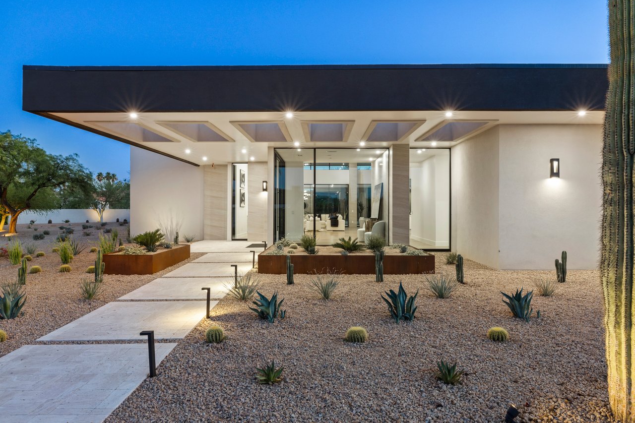 9012 N 53rd St, Paradise Valley, AZ 85253