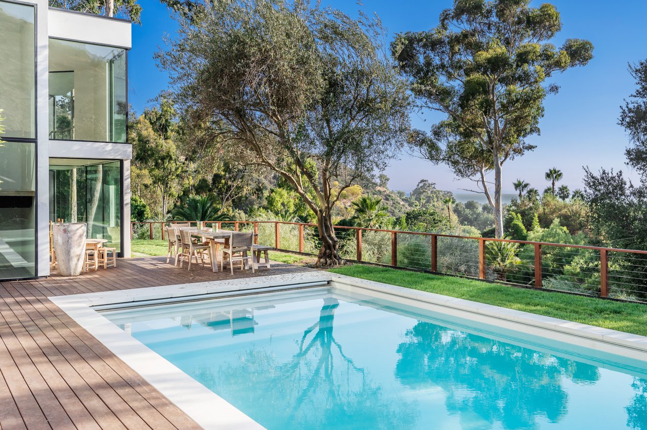 3226 Serra Rd, Malibu