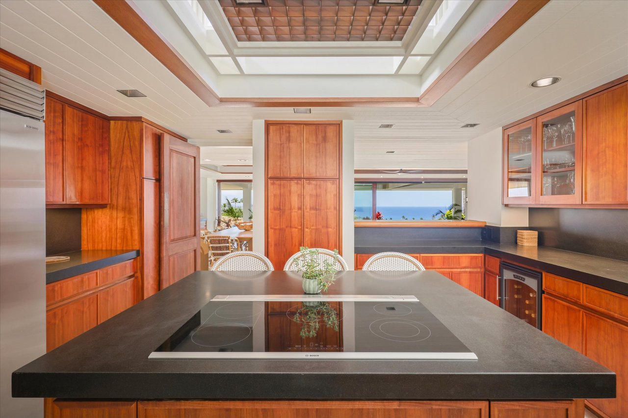EXCEPTIONAL 5,456 SQ FT RESIDENCE - MAUNA KEA RESORT - $9,750,000 - RENOWNED KOHALA COAST BIG ISLAND