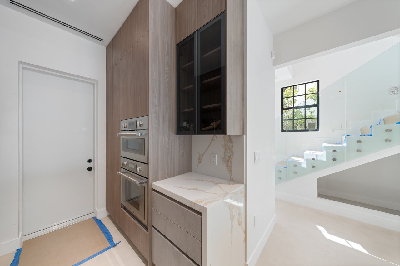 2710 S Le Jeune Road