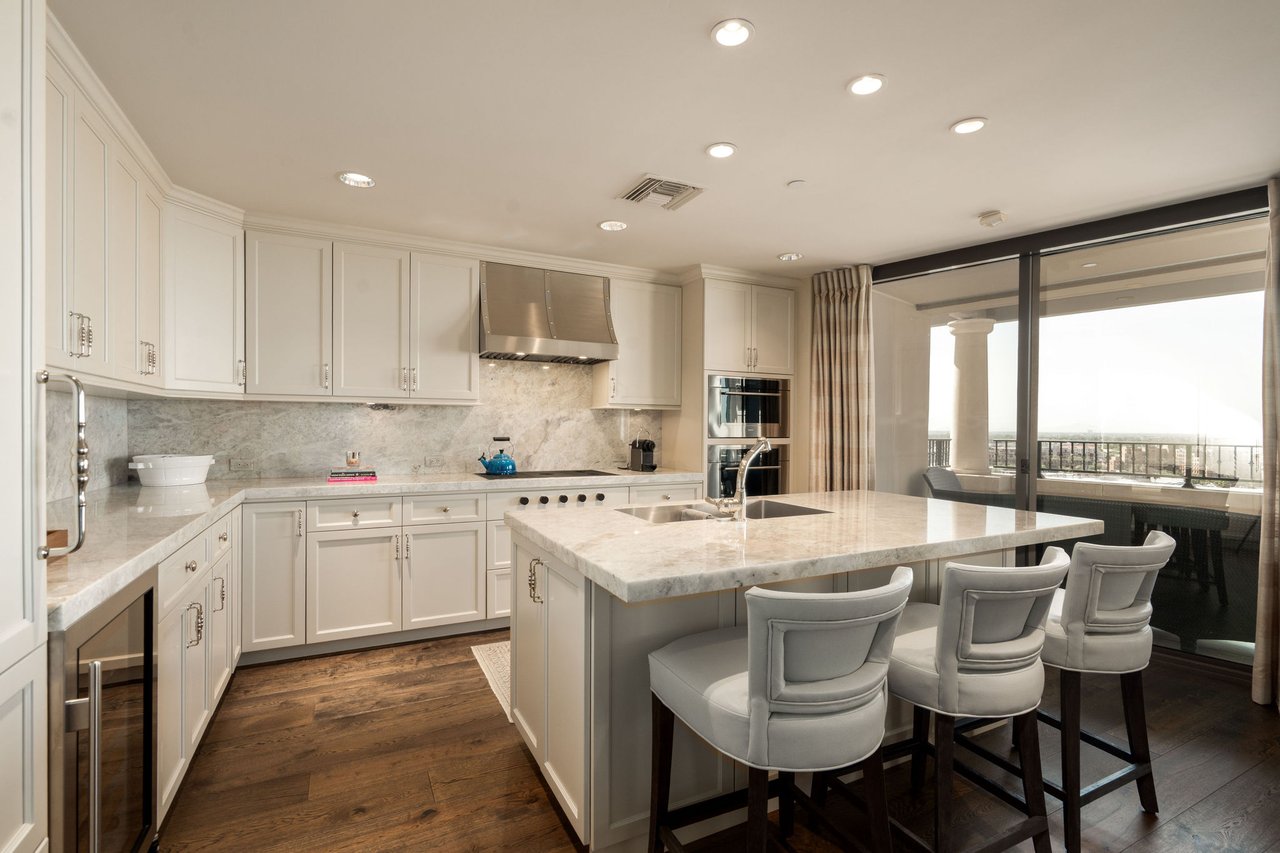 7181 E Camelback Road, 1105