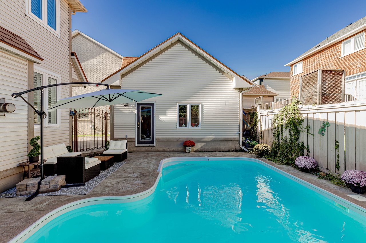 7108 Gablehurst Crescent