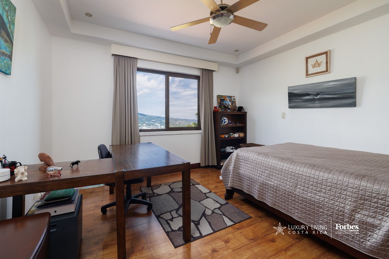 21471 - Luxury colonial house with 4 bedrooms, office, terrace and pool
