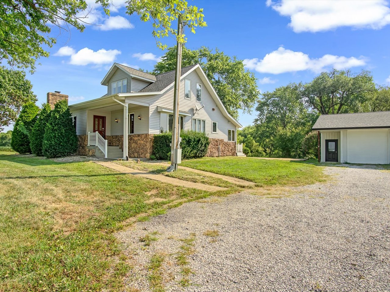 Spacious Country Home on Nearly 10 Acres – 2622 Kaiser Road 