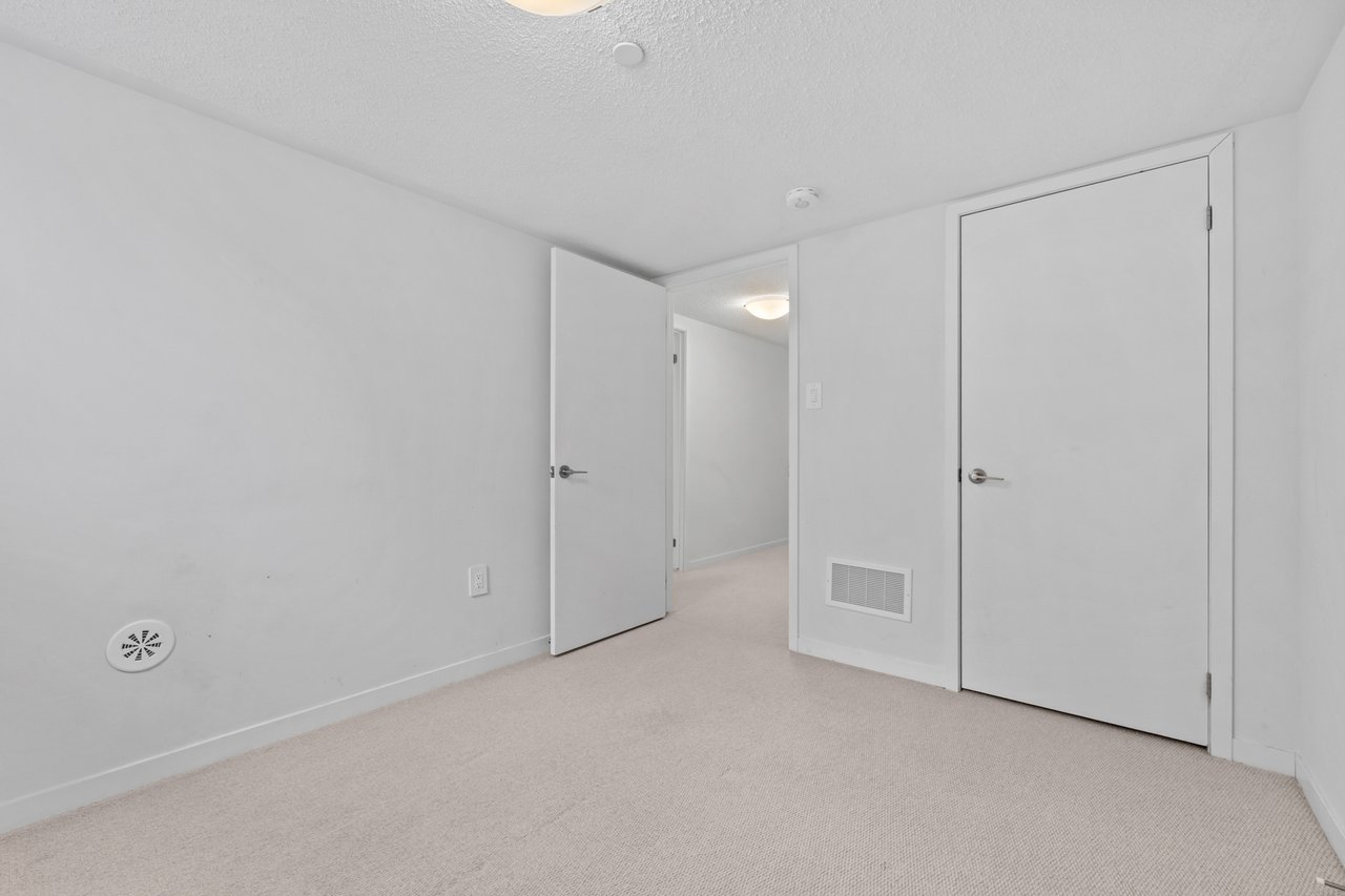 31 Honeycrisp Cres Townhouse 57