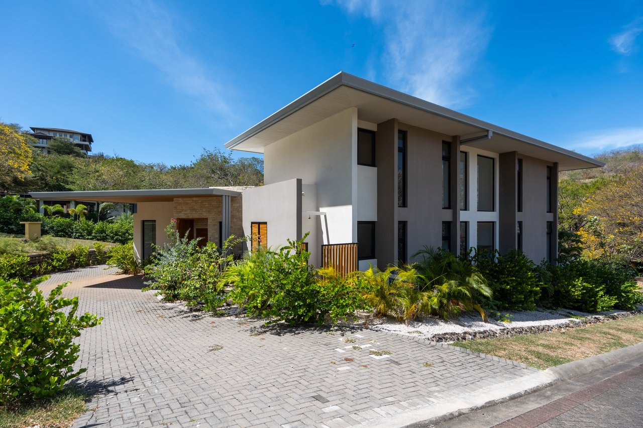 Casa Zoul | A Luxurious residence in the prestigious SENDEROS gated community of Tamarindo!