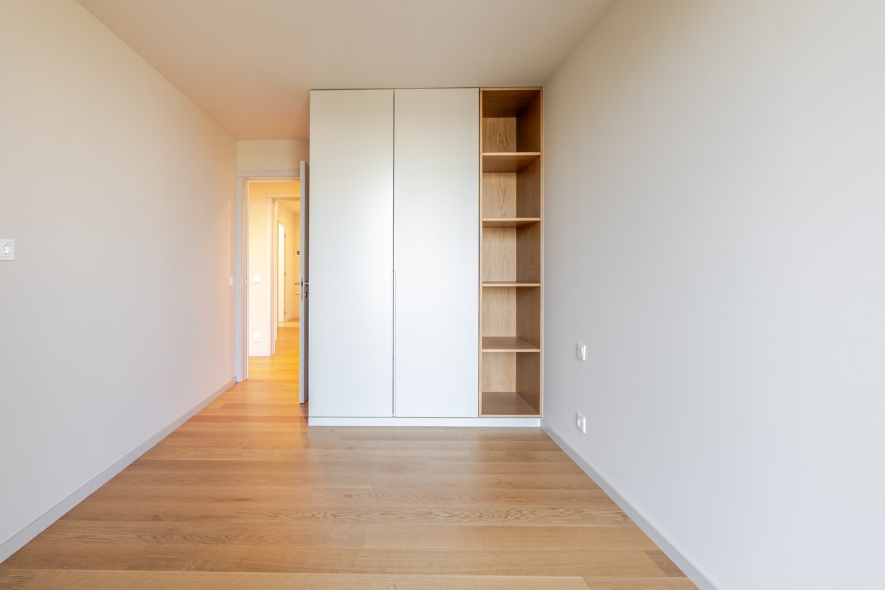 Luxury 4-Bedroom Apartment in Porto