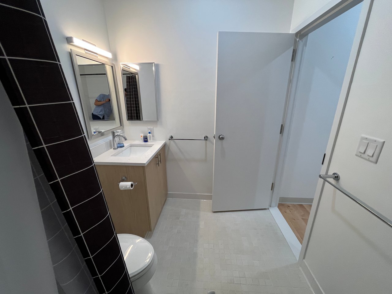 Northampton Street - One bed one back with laundry, roof deck, elevator and Parking! 