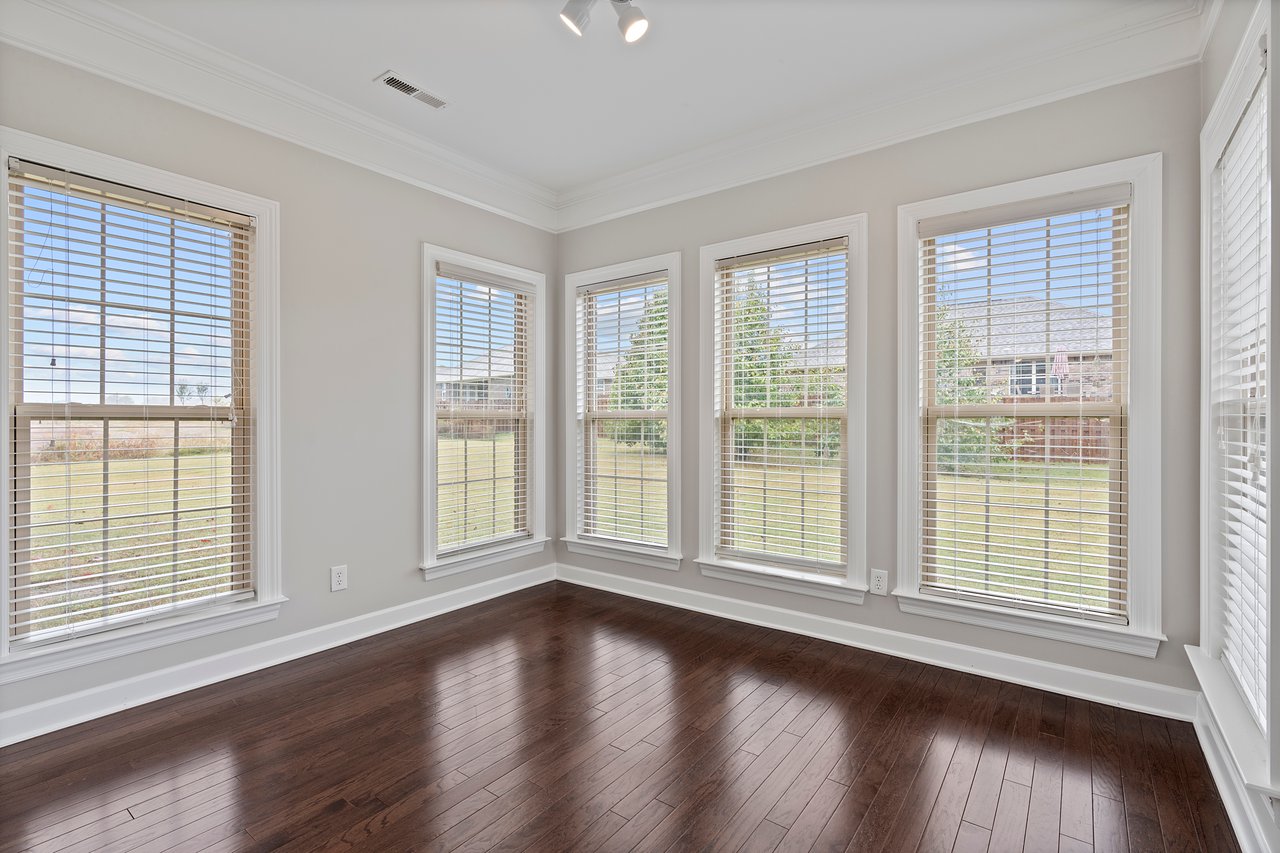 Spacious 5-Bedroom Luxury Retreat