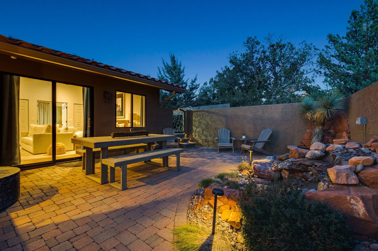 Splendor-Close to town, Huge Spa/Game Rm/Free Pets!