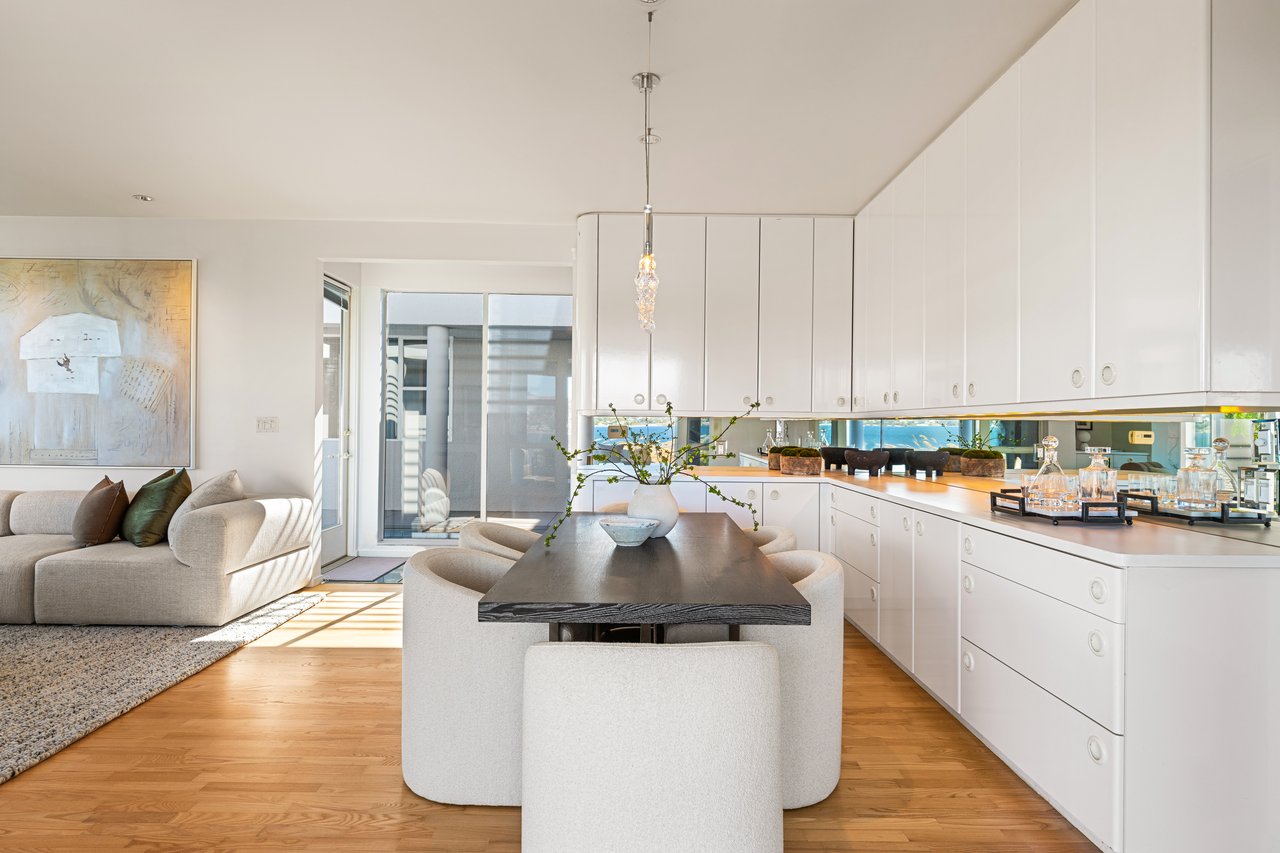 Sweeping Views Across the Bay