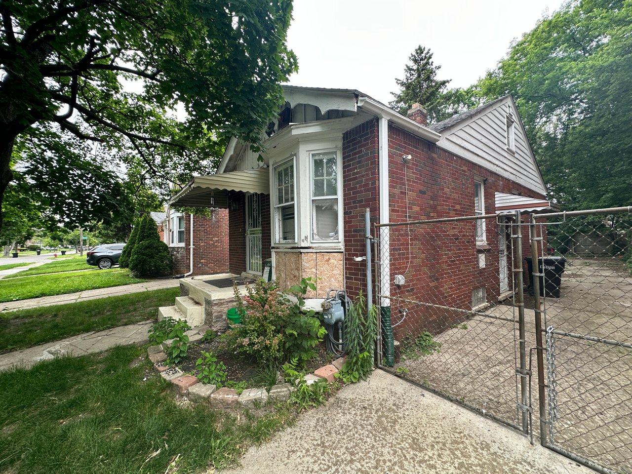 16592 Saint Marys St