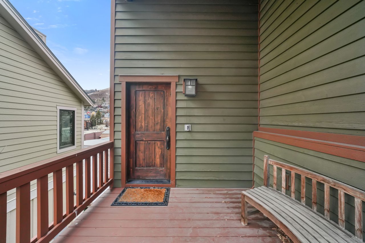 361 Ontario Ave