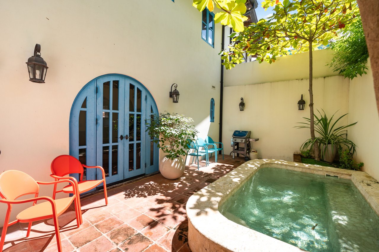 5 Calle Cartagena | This coastal retreat offers a perfect blend of comfort and convenience.