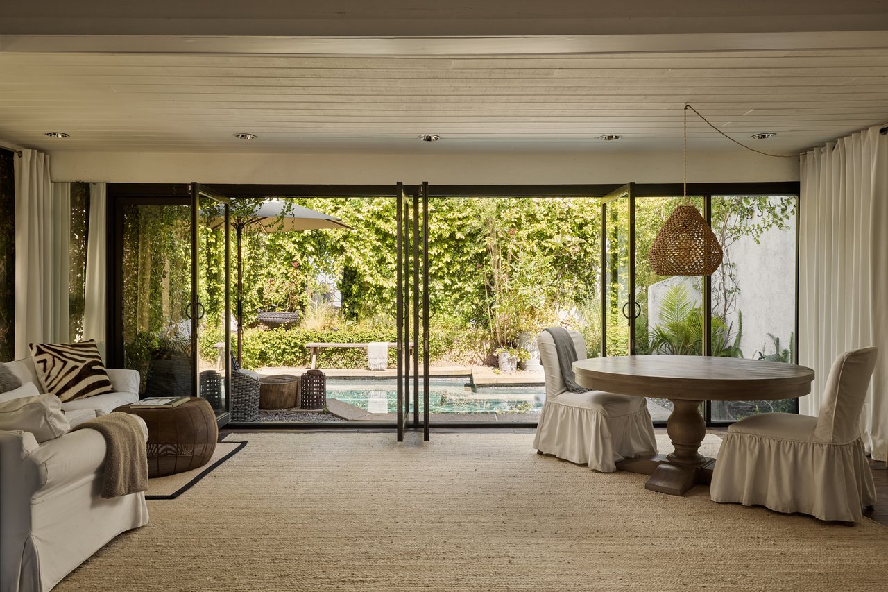 1583 Lindacrest Dr, Beverly Hills