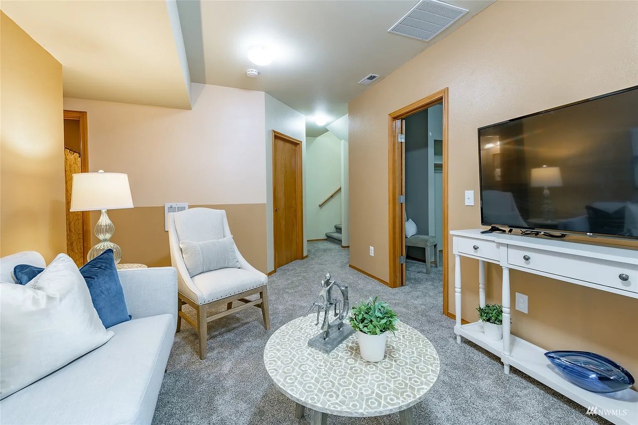 3 VALLEY CREST Way