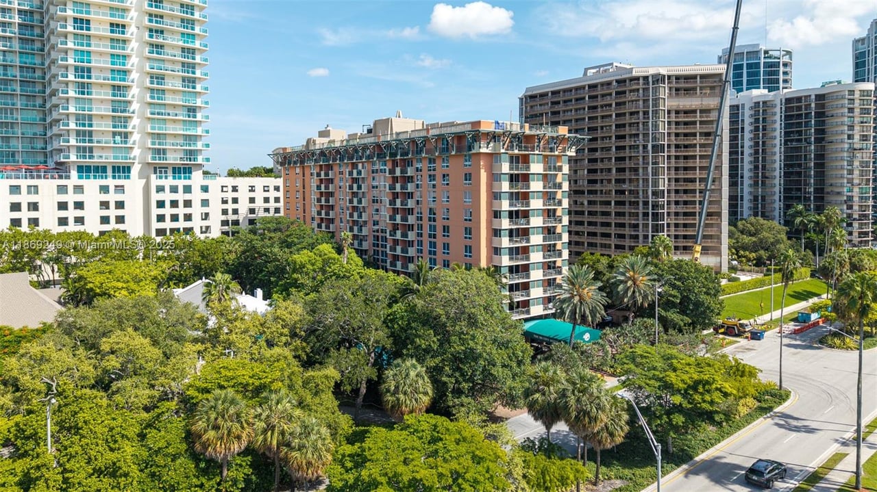 2951 S Bayshore Drive | Unit 917
