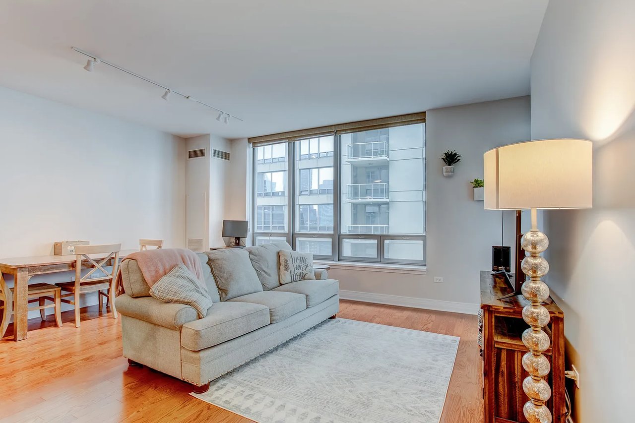 600 N Lake Shore Dr Apt 3210