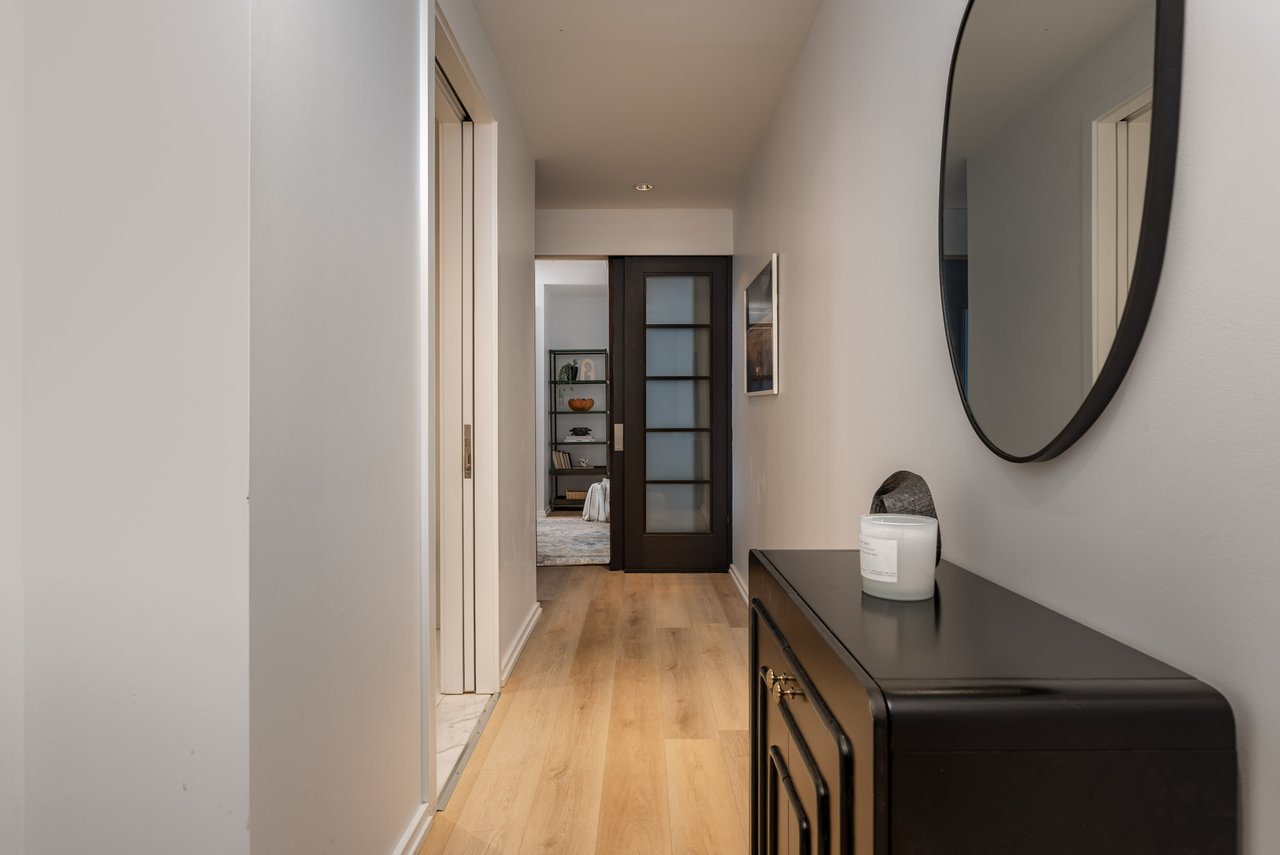 Suite 3203- 180 University Avenue