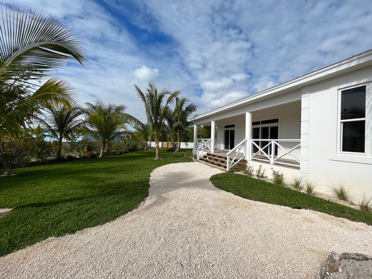 Sunnyside, Treasure Cay 