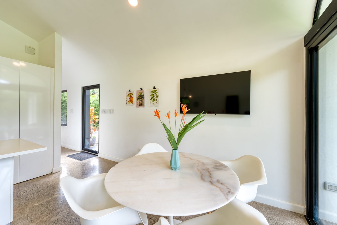 Modern Eco Villa in Central Uvita Only 5 Minutes from Surf Beach