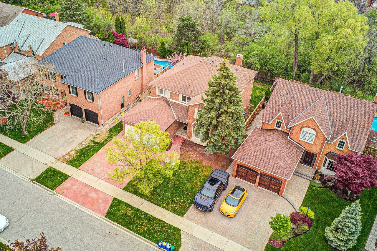 1126 Berkshire Crt