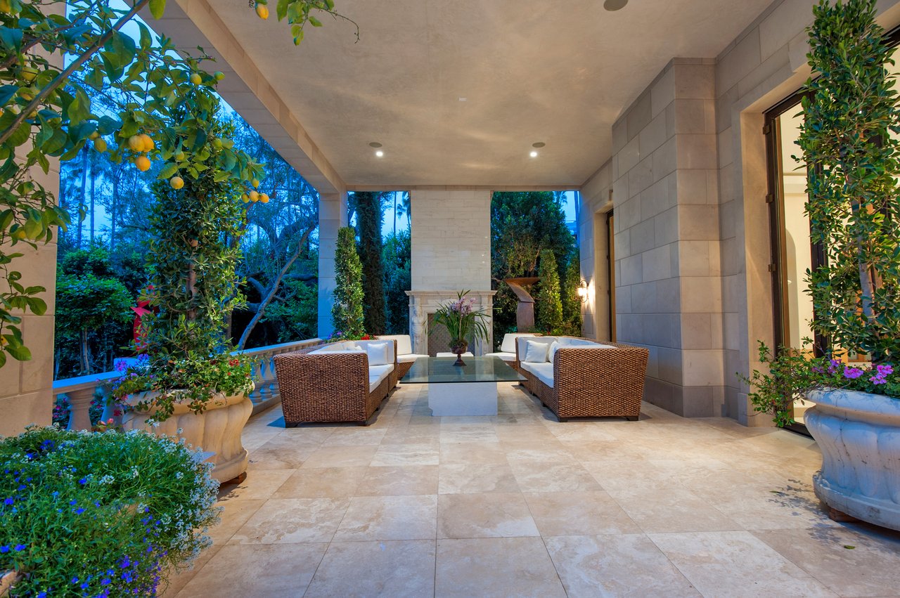 904 N Crescent Drive, Beverly Hills