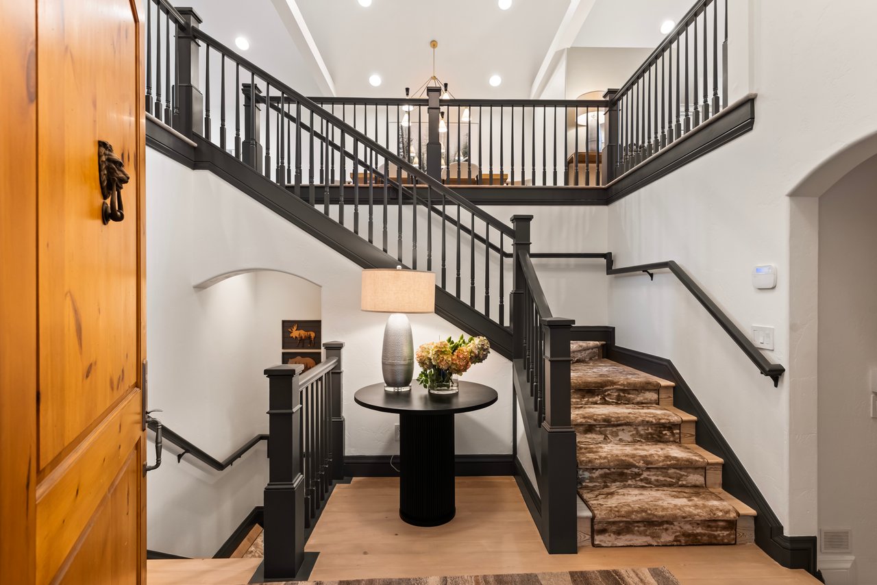 Beautiful Mountain Contemporary Townhome in Aspen Central Core