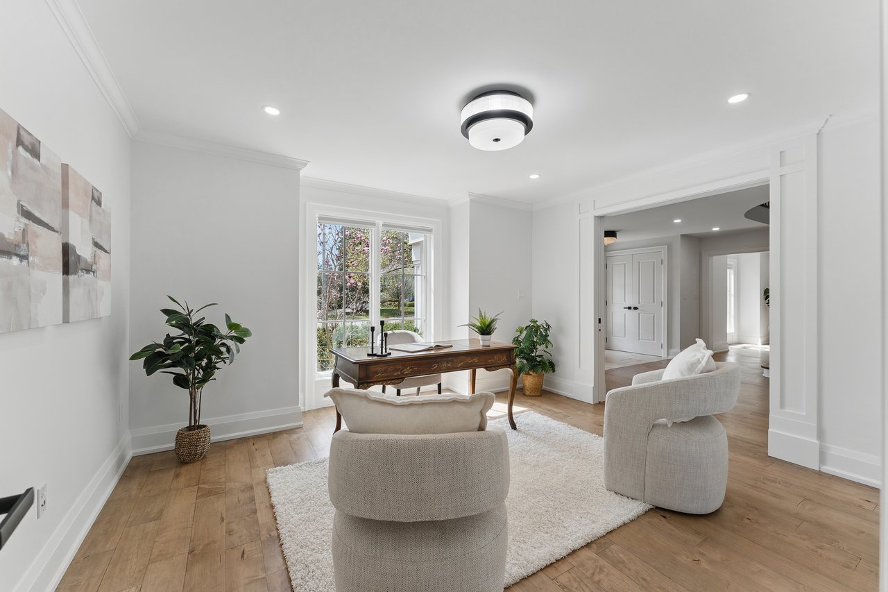 1543 Point-O-Woods Road