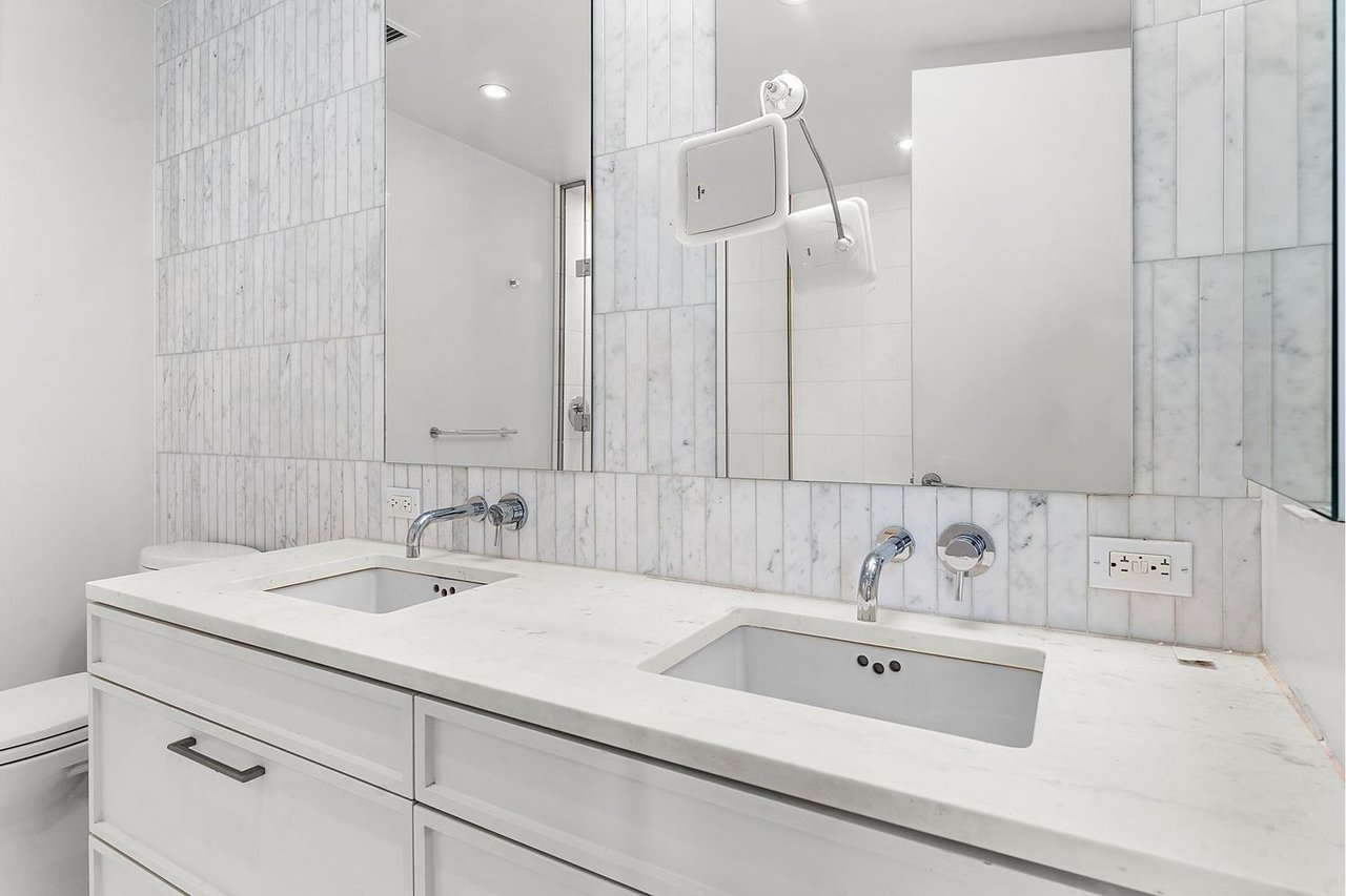 160 East 22nd Street 17A