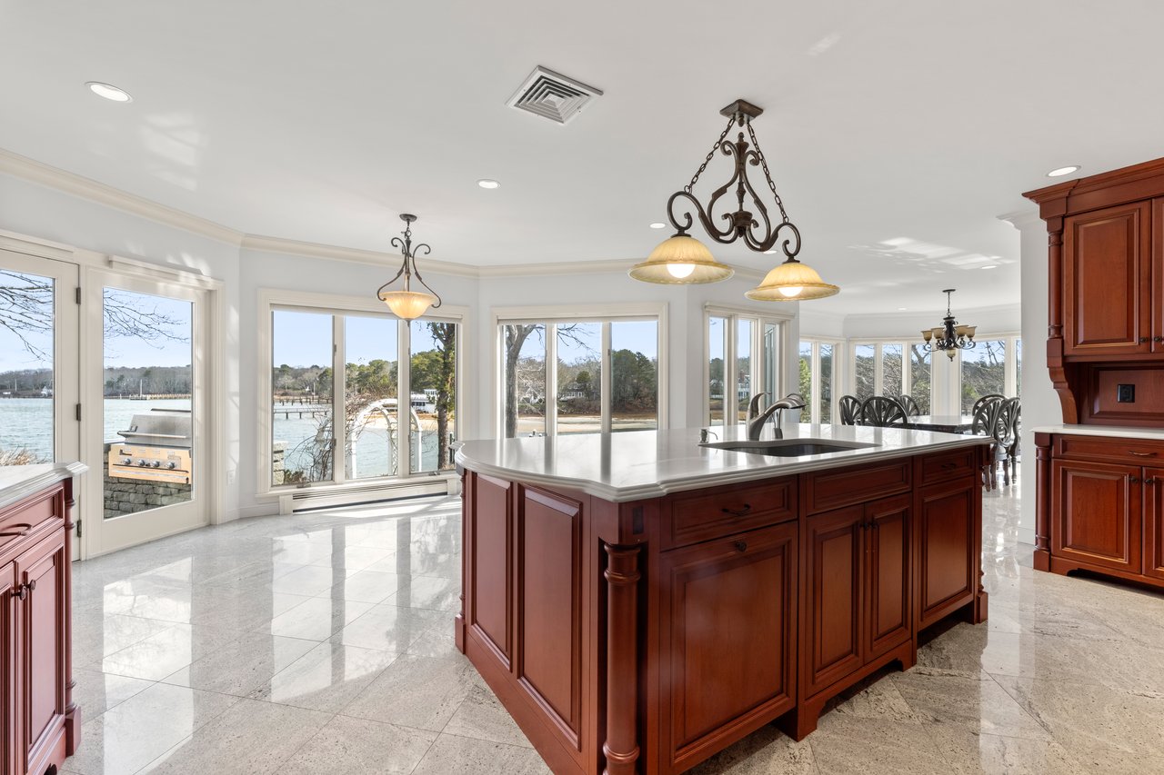 Breathtaking views over West Bay and Eel River