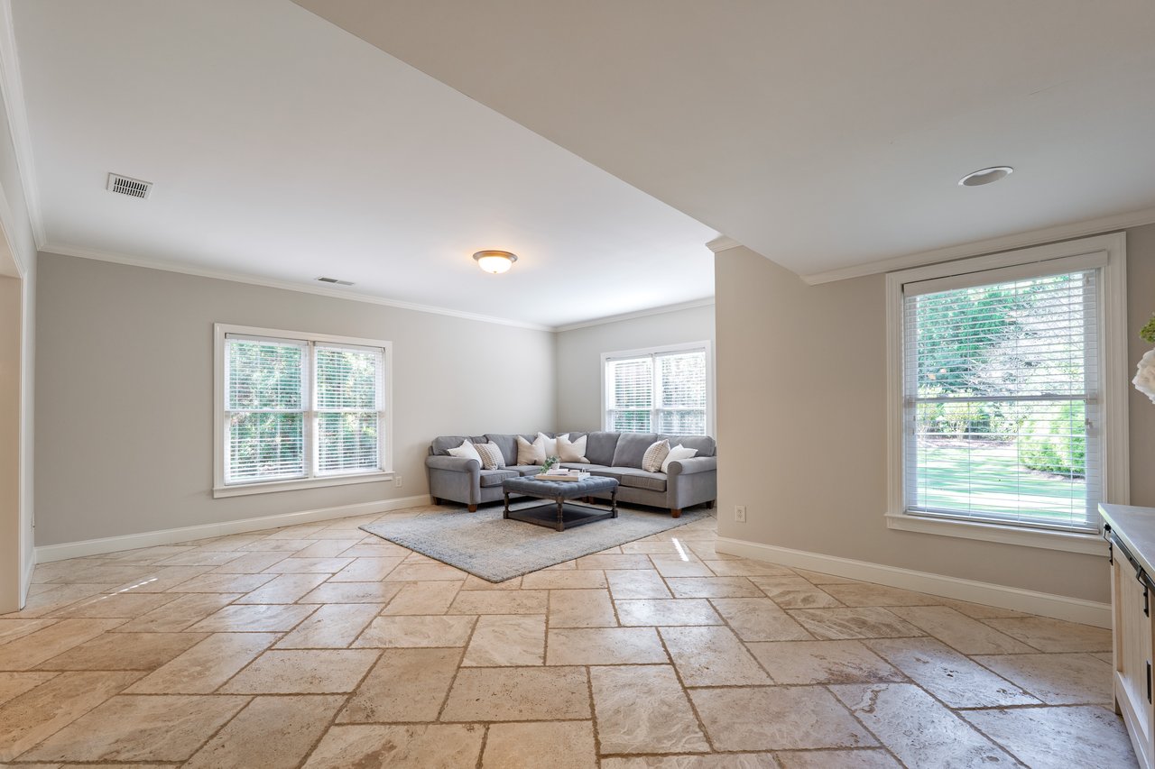 1425 Rolling Links Drive