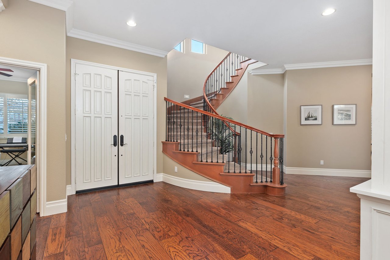 5275 Raven Hill Point