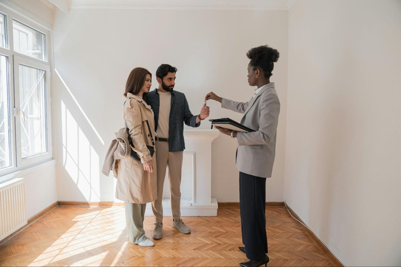 How to Handle Multiple Offers on Your Home