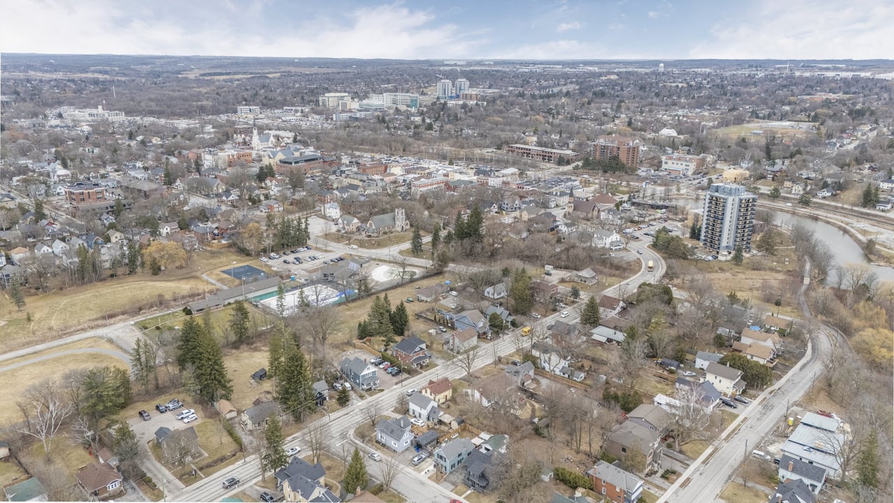 410 Eagle Street, Newmarket, ON L3Y 1K6