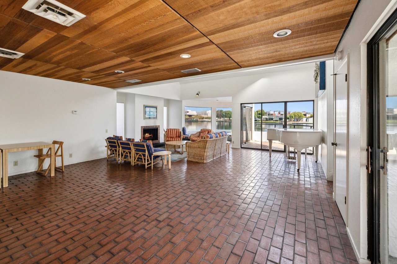 1018 Lido Lane