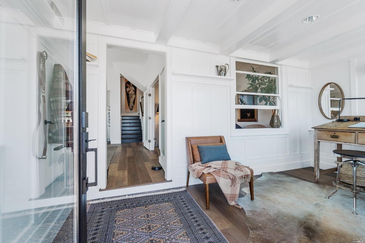 301 4th St