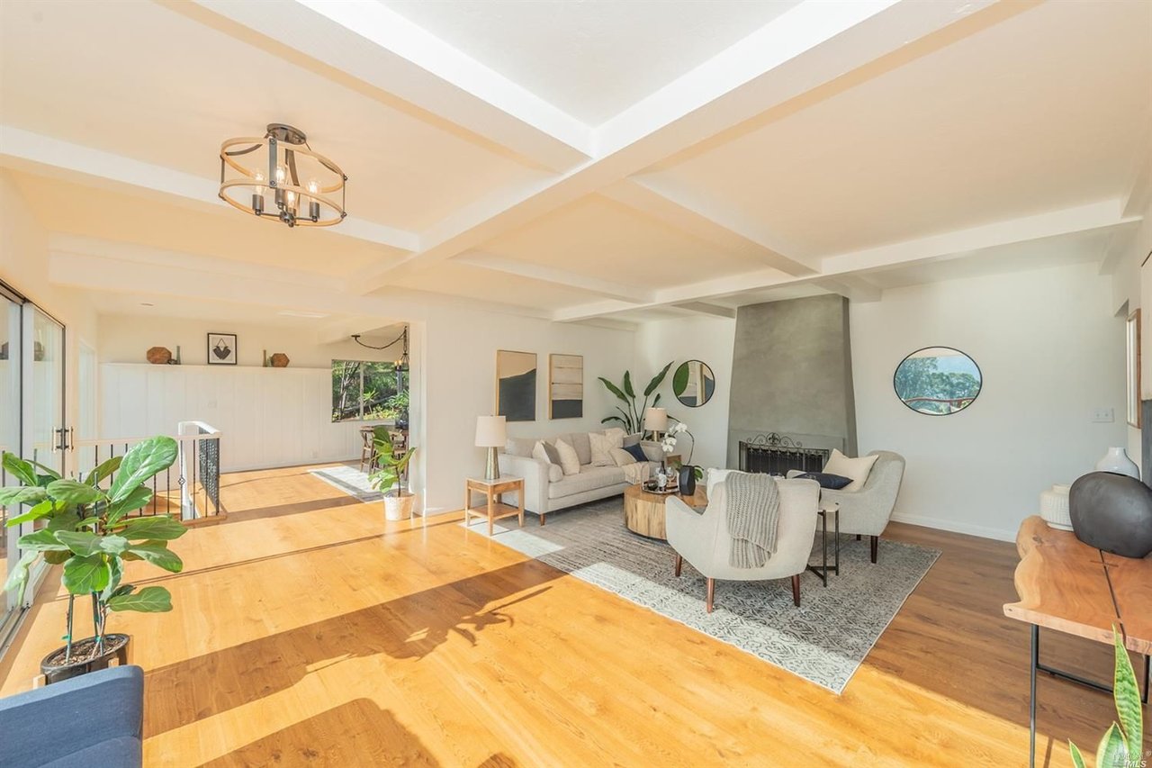 50 Oakwood Ct