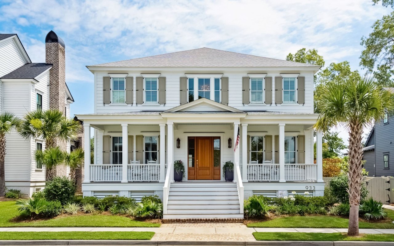 For Sale – Homes With a White Exterior