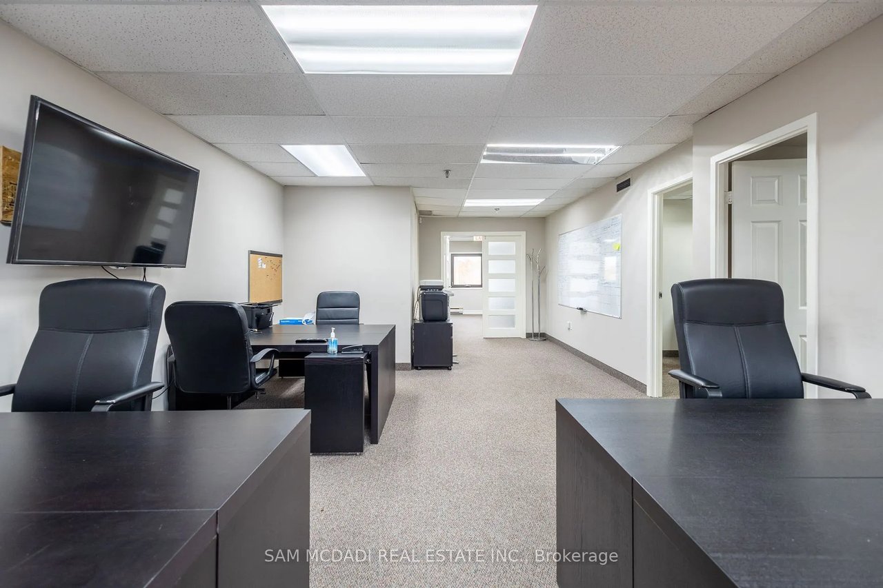 120 Traders Blvd E, #204