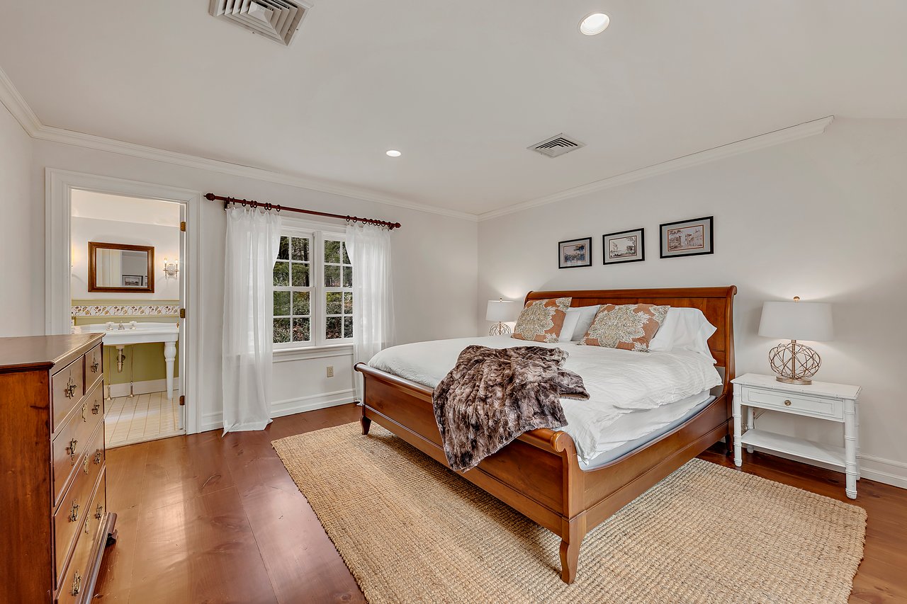 72 Old Mill River Road