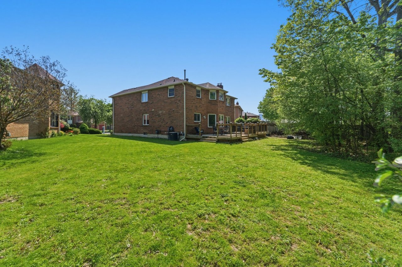 5211 Micmac Cres