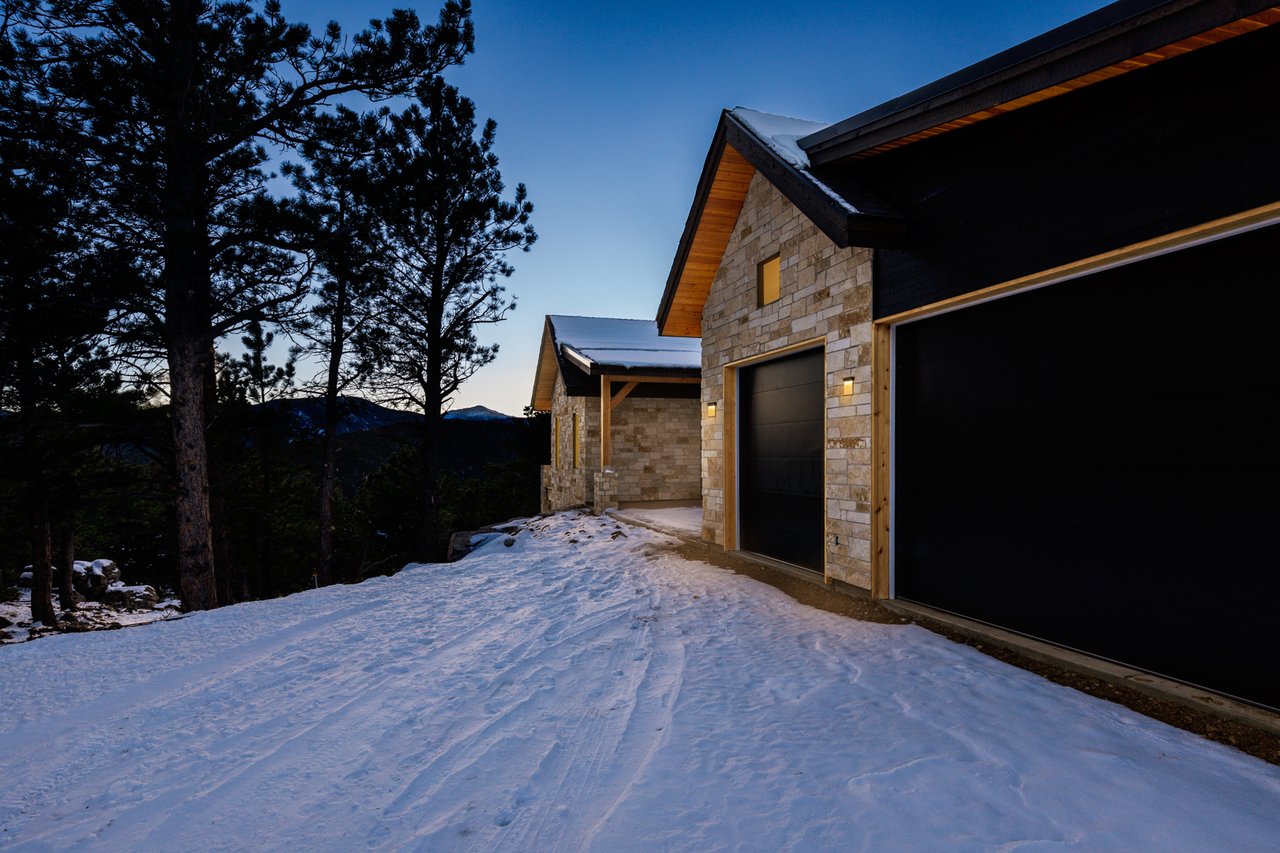 3 Ridge View Road